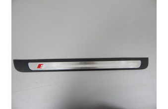 Передняя правая накладка порога S-Line AUDI A4 8K0853374 2008-2016