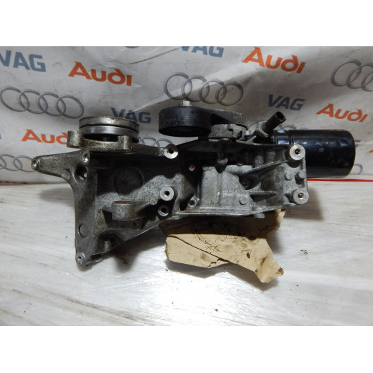 Кронштейн генератора и компрессора AUDI A4 06H903143E 2008-2016