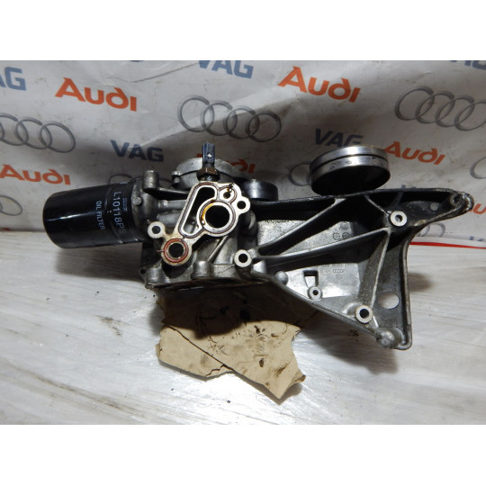 Кронштейн генератора и компрессора AUDI A4 06H903143E 2008-2016