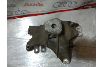 Кронштейн подушки двигателя AUDI A4 8K0199308AP 2008-2012