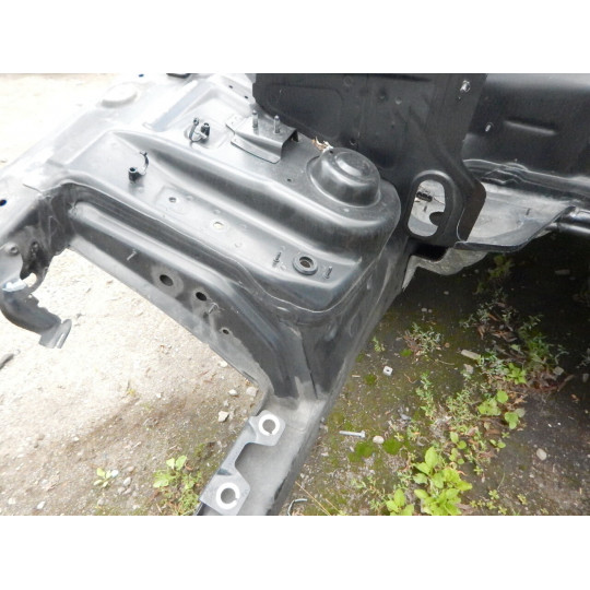 Передняя правая четверть AUDI Q5 цвет Y9T 8R0809840 2008-2016