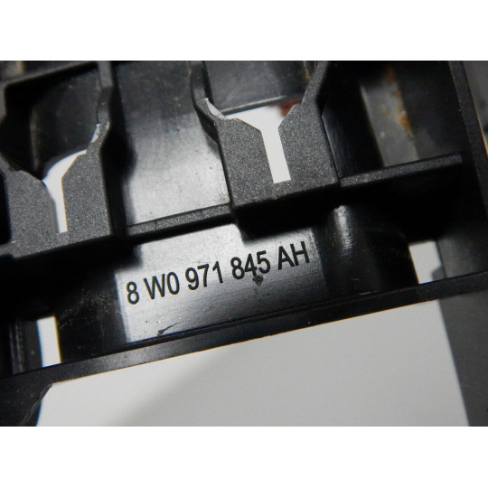 Кронштейн запобіжників AUDI A4 8W0971845AH 2016-2022