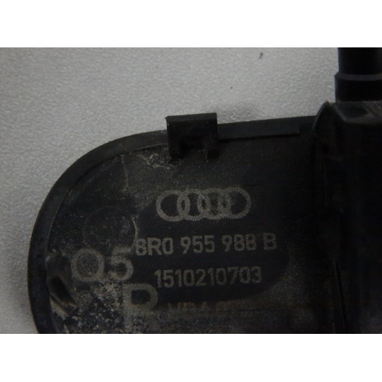 Форсунка омивача скла права AUDI Q5 8R0955988B 2008-2016