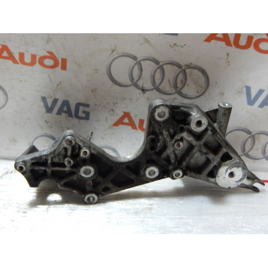 Кронштейн двигателя AUDI A4 059130147N 2008-2012