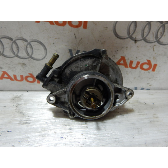 Вакуумний насос 2.7 TDI AUDI A4 057145100AF 2008-2016