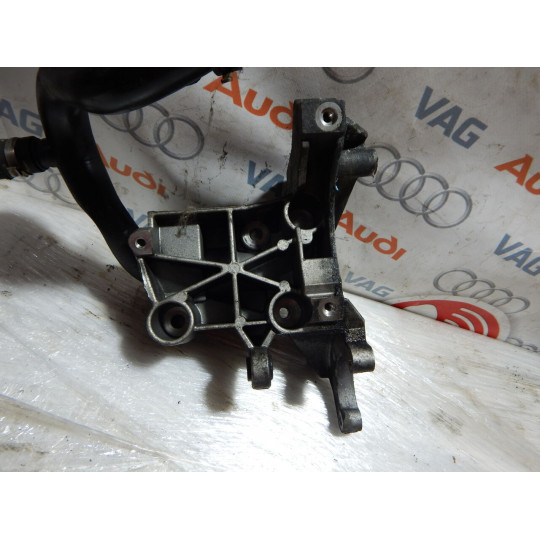 Кронштейн генератора AUDI A4 059145169AC 2008-2012