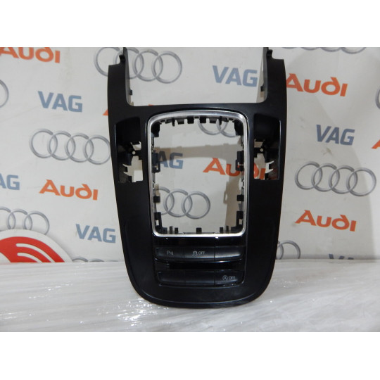 Центральна консоль AUDI A4 8K0864261F 2011