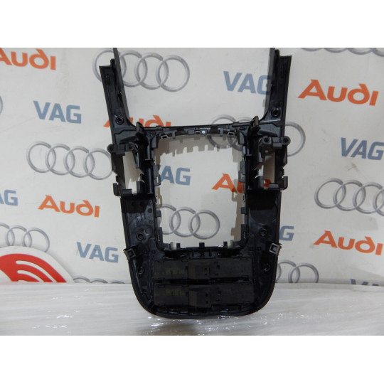 Центральна консоль AUDI A4 8K0864261F 2011