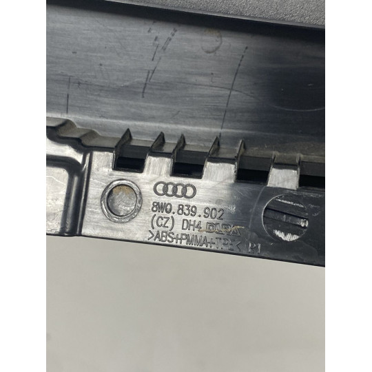 Накладка дверей права зовнішня AUDI A4 8W0839902 2016-2022