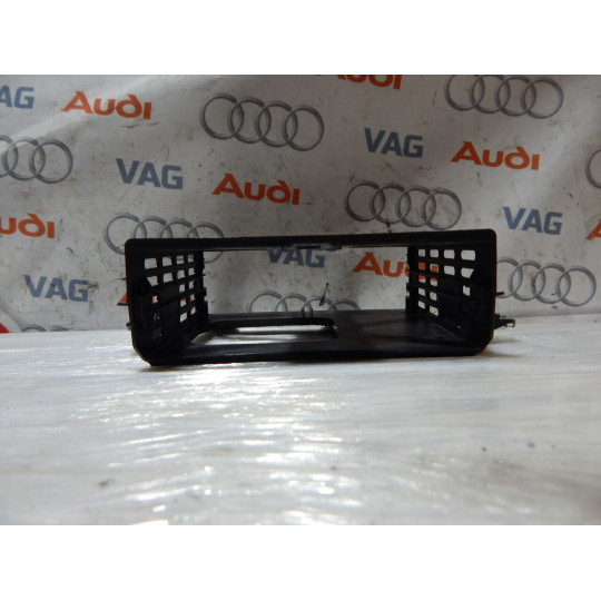 Кронштейн мультимедийного контролера MMI AUDI A4 8W1857290 2016-2020