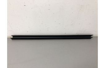 Уплотнитель стекла задних правых дверей BMW 3 F30 51357258298 2012-2018