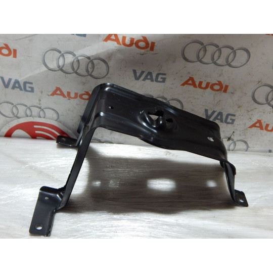 Кронштейн запаски AUDI A4 8W0802715 2016-2020