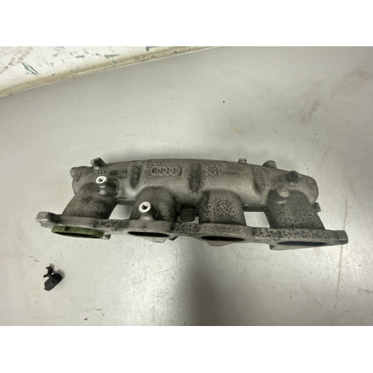 Впускний колектор 2.0 TFSI AUDI Q5 06H133201AR 2008-2016