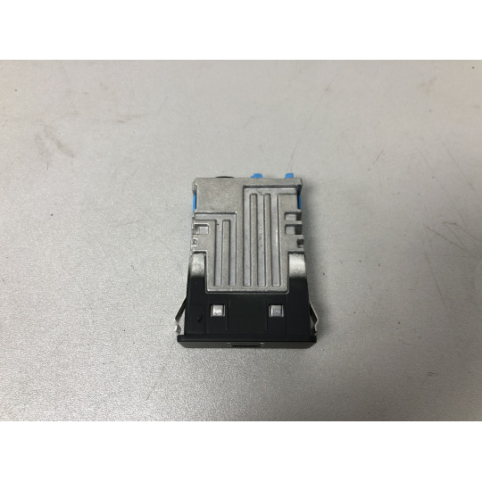 Гніздо USB BMW X3 G01 84108711939 2021-