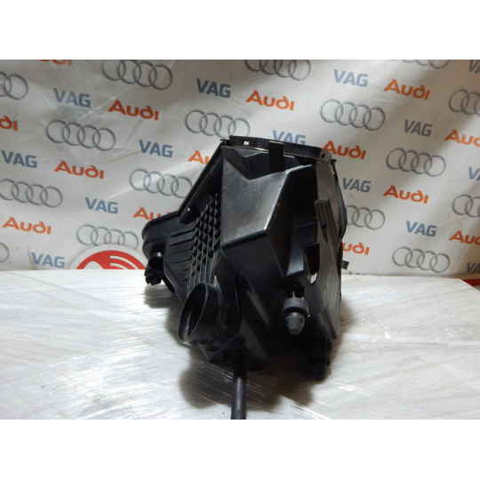 Корпус воздушного фильтра 3.0 TFSI AUDI A4 8K0133835BF 2008