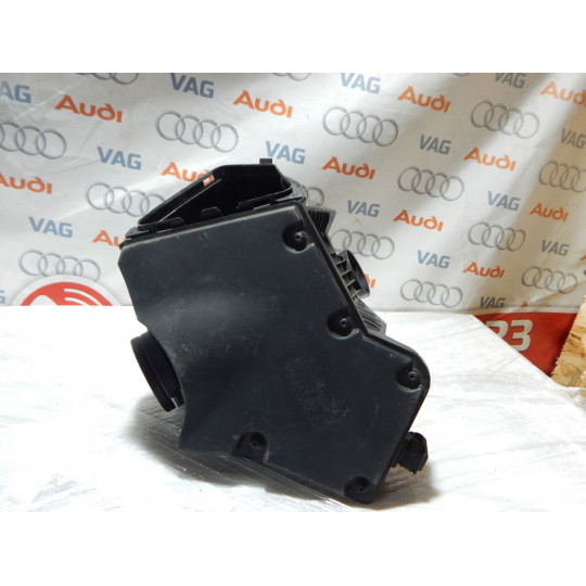 Корпус воздушного фильтра 3.0 TFSI AUDI A4 8K0133835BF 2008