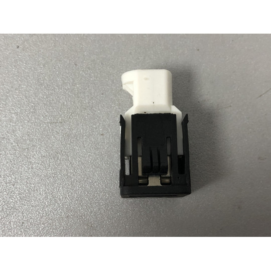 Гніздо USB BMW 3 G20 84109229294 2019-