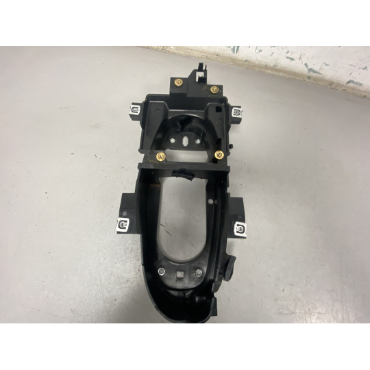 Кронштейн ручки коробки передач AUDI A4 8W1863531 2016-2022