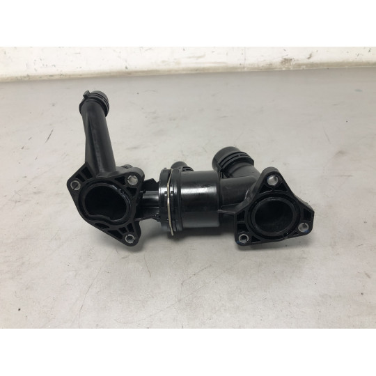 Корпус з термостатом B57D 3.0 Disel BMW 5 G30 11538576289 2017-