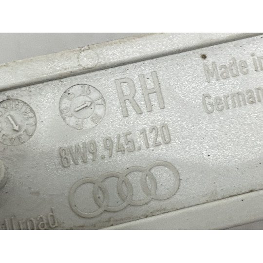 Отражатель переднего бампера правый AUDI A4 8W9945120 2016-2022