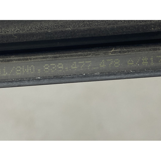 Уплотнитель стекла задних дверей AUDI A4 8W0839477A 2016-2022