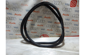 Уплотнитель передних дверей AUDI A4 8W0831721B 2016-2022