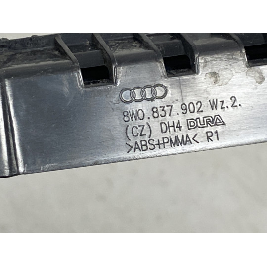 Накладка наружной двери справа AUDI A4 8W0837902 2016-2022