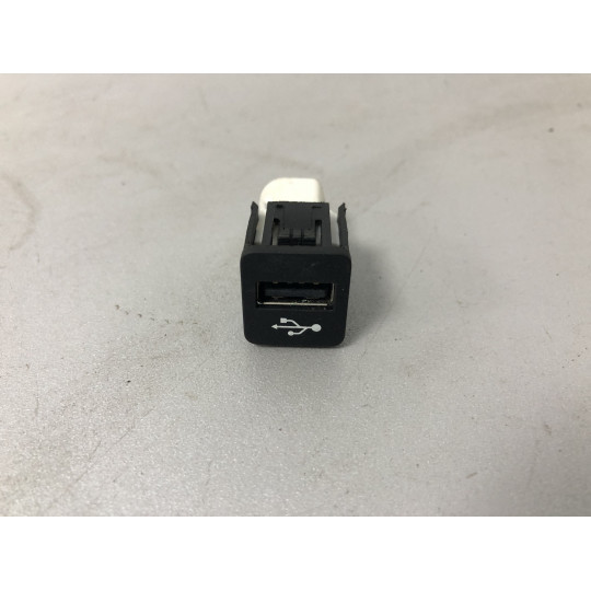 Гніздо USB BMW X3 G01 84109229294 2017-