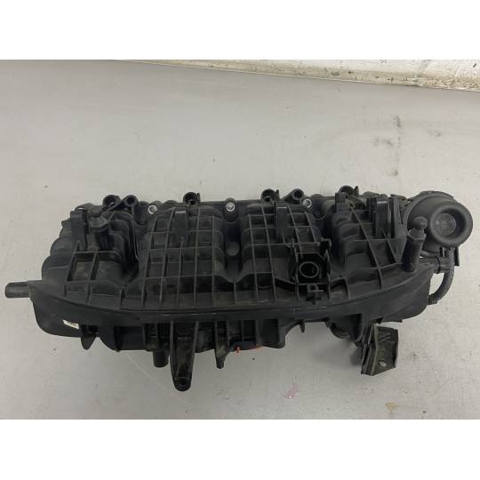 Впускний колектор 2.0 TFSI AUDI A4 06L133201FR 2016-2022