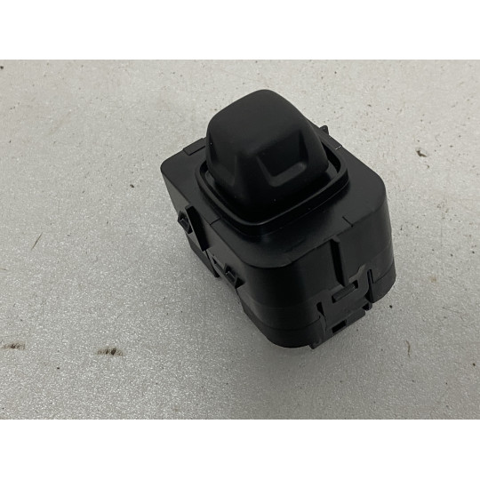 Кнопка кермової колонки AUDI Q7 Q8 4M0953551 2018-2022