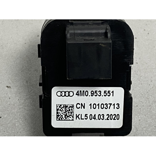 Кнопка кермової колонки AUDI Q7 Q8 4M0953551 2018-2022