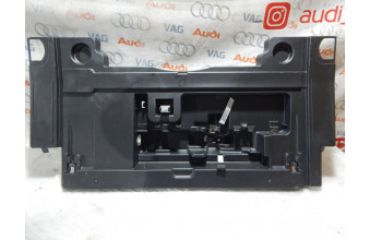 Накладка багажного отделения AUDI A4 8W8863373 2016-2021