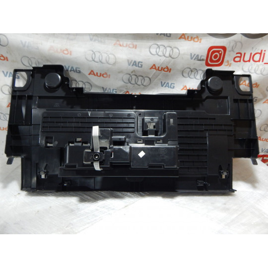 Накладка багажного отделения AUDI A4 8W8863373 2016-2021