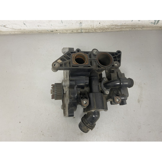 Водяной насос 2.0 TFSI AUDI A4 06L121111J 2016-2022