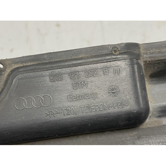 Накладка радиатора AUDI Q5 8R0121292B 2008-2016