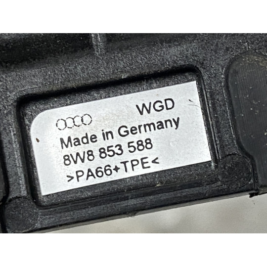 Кронштейн накладки дверей AUDI A5 8W8853588 2016-2022