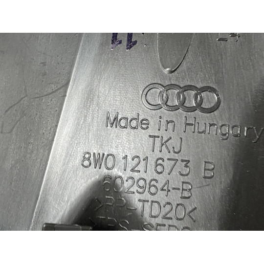 Дефлектор радиатора левый AUDI A4 8W0121673B 2016-2022