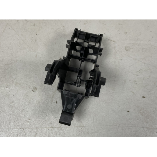 Кронштейн реле AUDI Q8 4M0937545 2018-2022