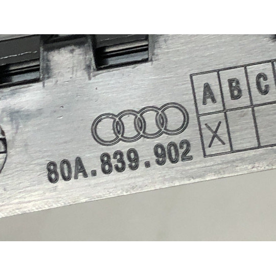 Накладка внешняя AUDI Q5 80A839902A 2016-2022