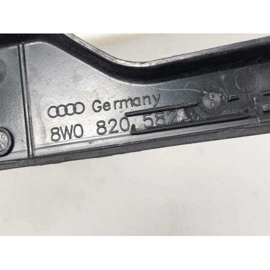 Накладка крила права AUDI A4 8W0820582C 2016-2022