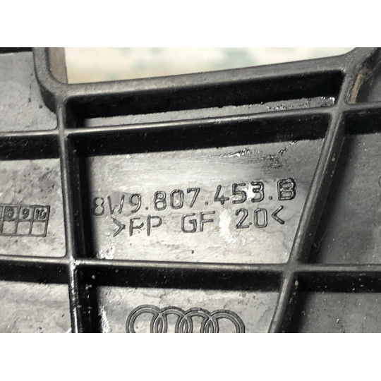 Кріплення заднього бампера ліве AUDI A4 8W9807453B 2016-2022