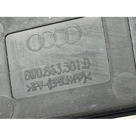 Полик центральной консоли AUDI A4 8W0863301D 2016-2022