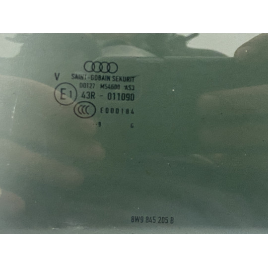 Скло дверей задніх лівих 19 рік AUDI A4 8W9845205B 2016-2022