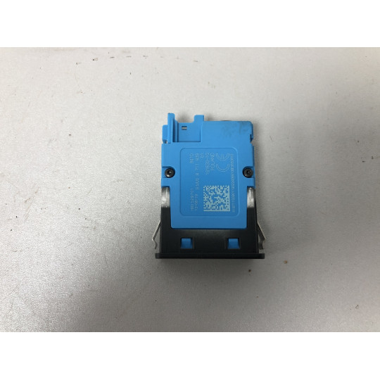 USB гнездо BMW 3 G20 84108711939 2019-