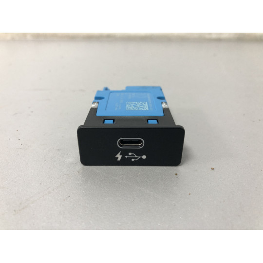 USB гнездо BMW 3 G20 84108711939 2019-