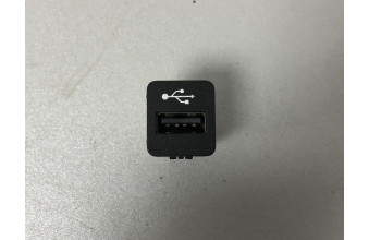 USB гнездо BMW 3 G20 84109229294 2019-