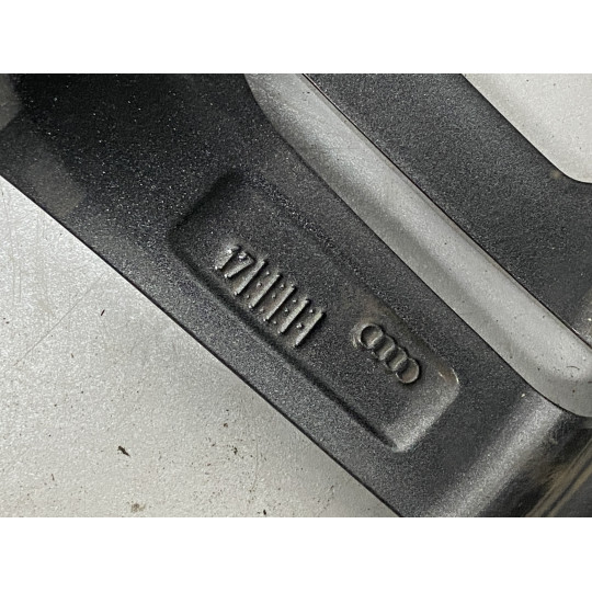 Колесний диск AUDI A4 (Дефект борти) R18 8JX18H2 ET40 JG3/K80 8W0601025M 2016-2022