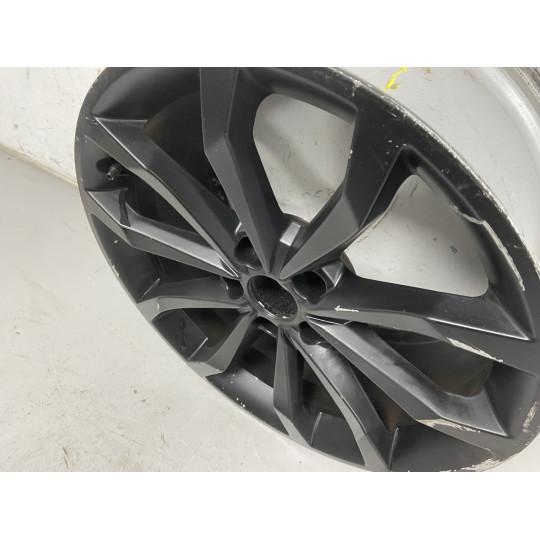 Колесний диск AUDI A4 (Дефект кривий) R18 8JX18H2 ET40 8W0601025H 2016-2022