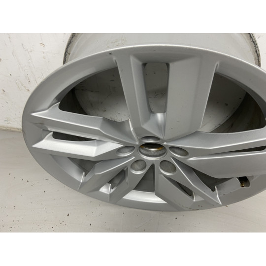 Колісні диски AUDI Q5 (Дефект) R18 8JX18H2 ET39 8Z8 80A601025B 2016-2022