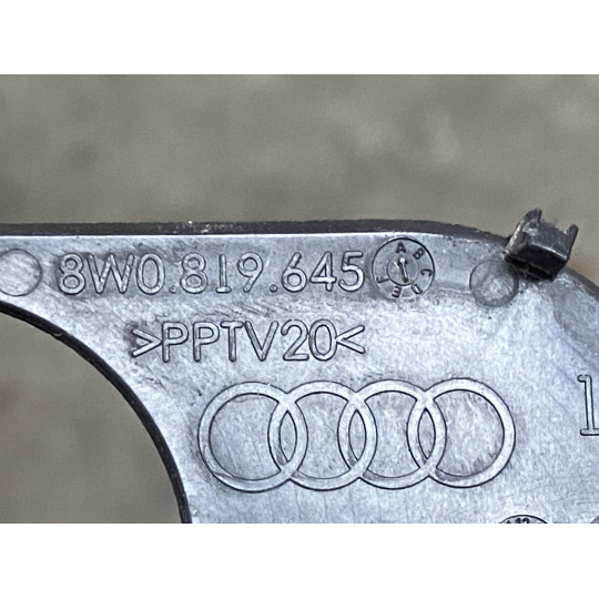 Накладка жабо двірників AUDI A4 8W0819645A 2016-2022